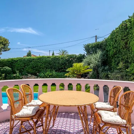 Sumptuous Family With Swimming Pool Within Walking Distance Of Cannes Villa *