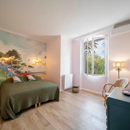 Sumptuous Family With Swimming Pool Within Walking Distance Of Cannes Villa