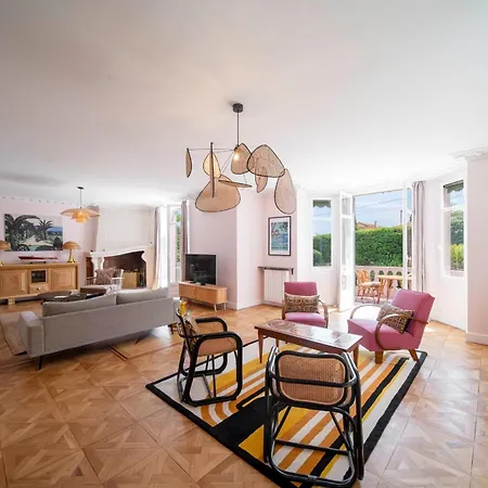 Sumptuous Family With Swimming Pool Within Walking Distance Of Cannes *